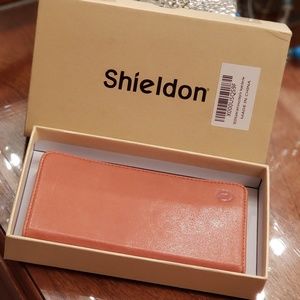 Shieldon case Edge Plus NWT